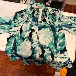 Ladies silky blouse size 10/12 Chico’s new